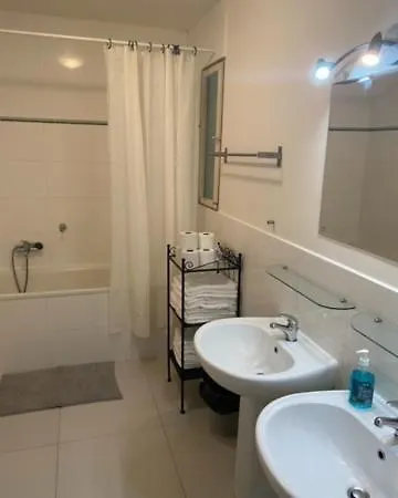 Large 3 Bedroom Family Close To The River Apartmán Praha