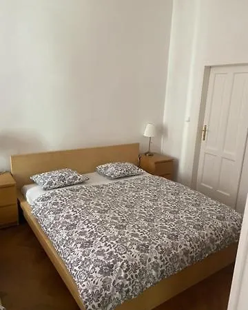 Large 3 Bedroom Family Close To The River